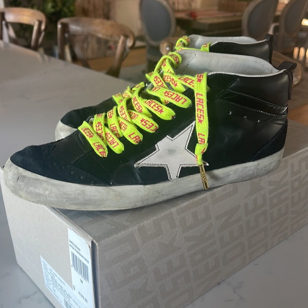 Slightly Worn But In Great Shape. Authentic Golde… - image 3